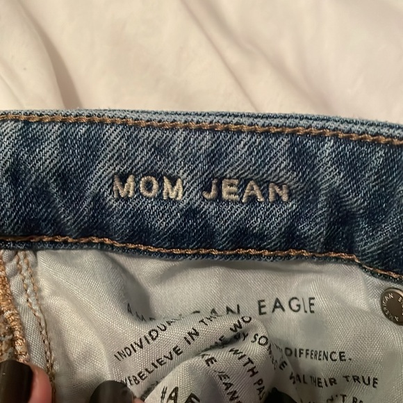 American Eagle | Mom Jean | Size 2 - Picture 6 of 6